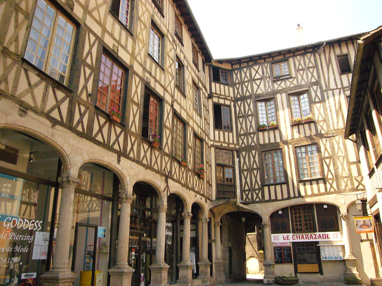 Limoges (87000), Haute-Vienne — la boucherie Le Bœuf Tricolore de Limoges